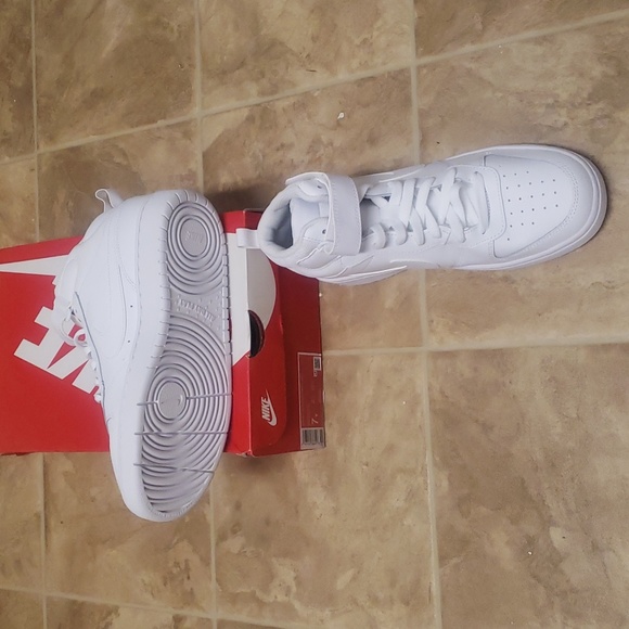 Boys tennis shoes - Picture 6 of 12